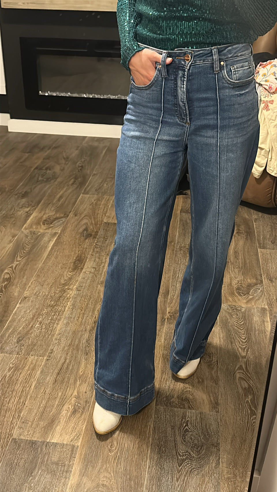 RISEN ankle wide front lines Jean! Tummy control!